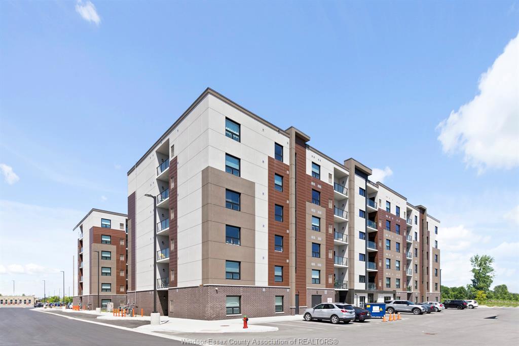 MLS# 26018937: 728 BROWNSTONE  Unit# 407, Lakeshore, Canada