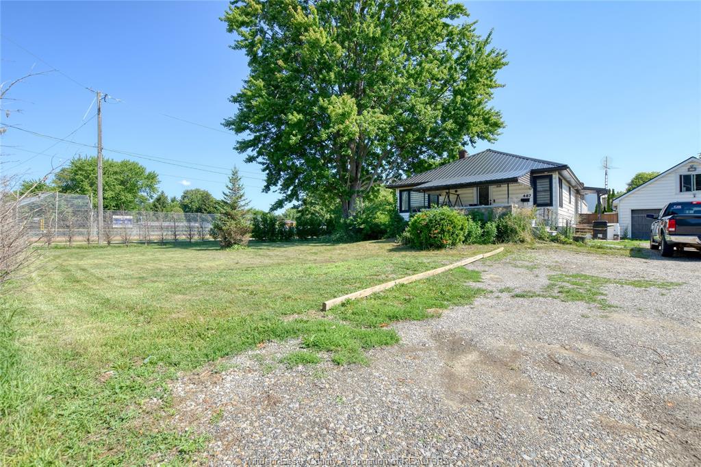 MLS# 26018948: 487 ST CLAIR Street, Chatham, Canada