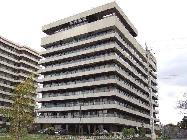 MLS# 26018988: 5125 RIVERSIDE Drive Unit# 902, Windsor, Canada