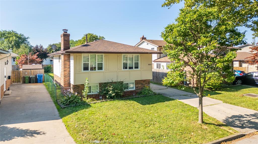 MLS# 26018599: 9633 AVERY  Unit# UPPER, Windsor, Canada