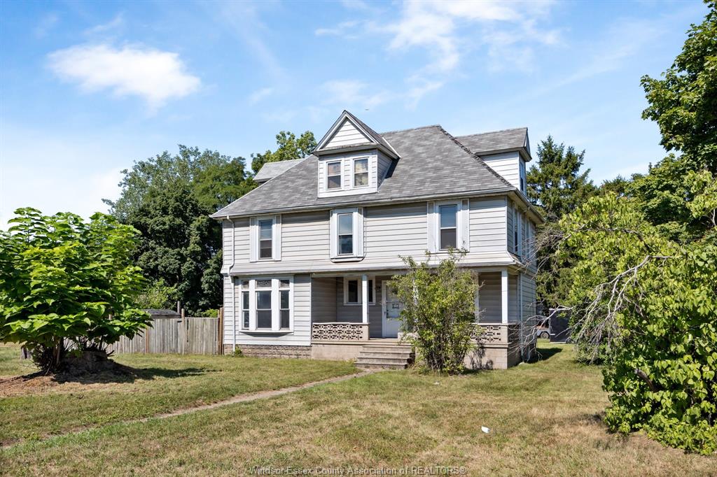 MLS# 26019107: 3770 SANDWICH Street, Windsor, Canada