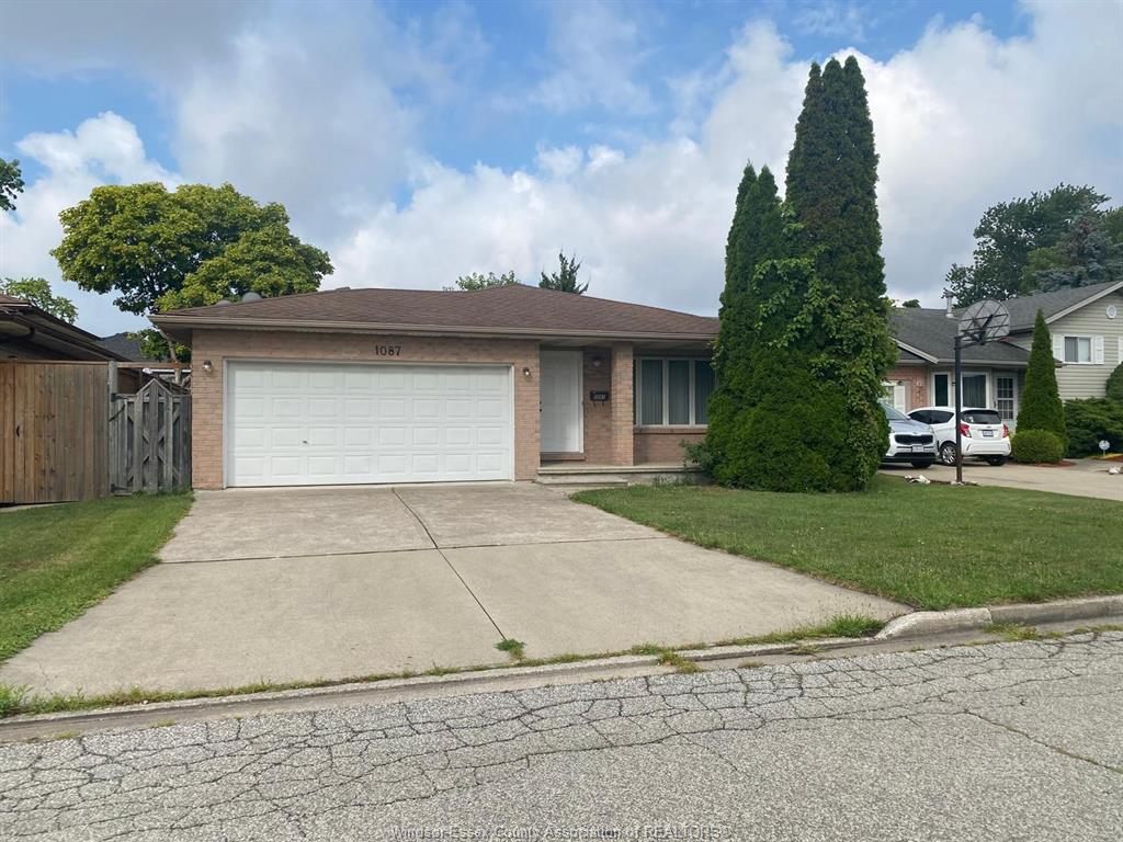 MLS# 26019050: 1087 BROOKVIEW Crescent, Windsor, Canada