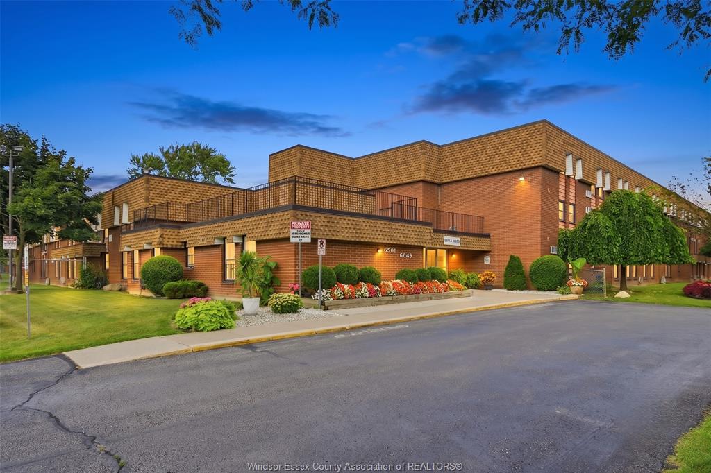 MLS# 26019156: 6635 THORNBERRY Crescent Unit# 387, Windsor, Canada