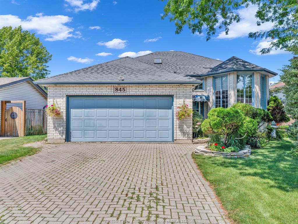 MLS# 26019319: 845 SUPERIOR Street, LaSalle, Canada