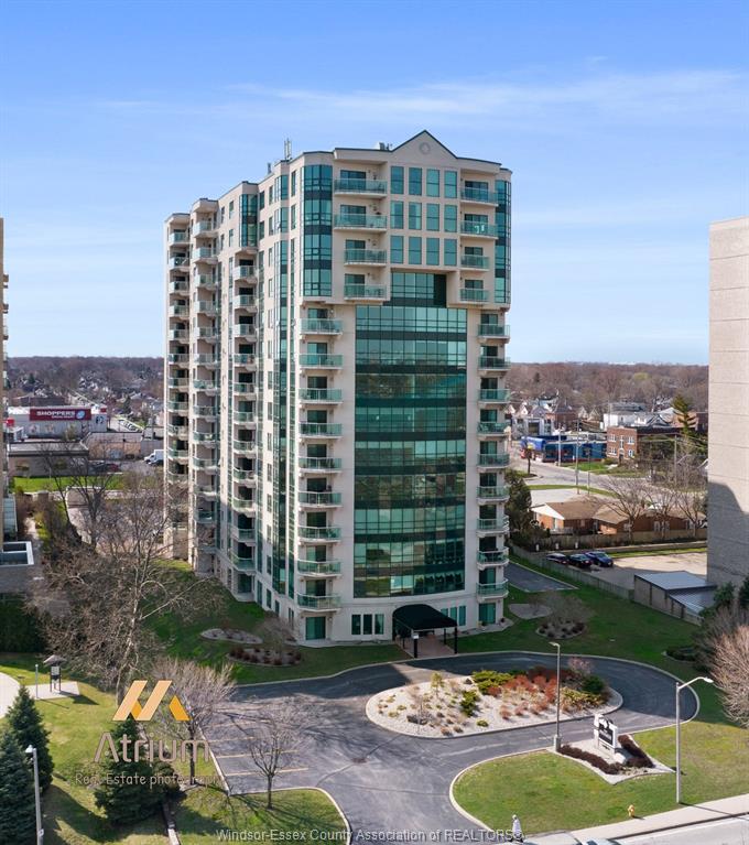 MLS# 26019321: 4789 RIVERSIDE Drive Unit# 203, Windsor, Canada