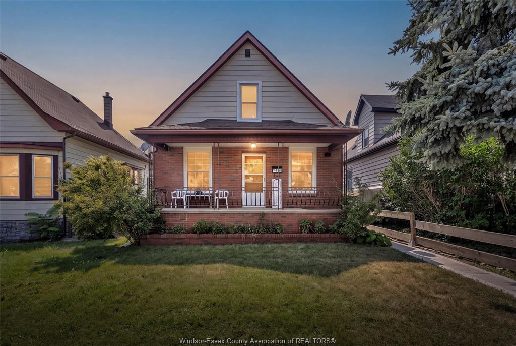 MLS# 26019348: 841 PIERRE Avenue, Windsor, Canada