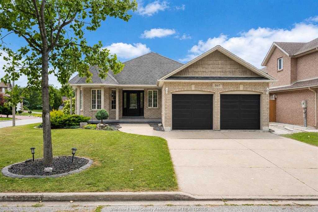 MLS# 26019359: 597 COMPTON, Windsor, Canada