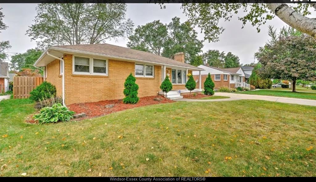 MLS# 26019385: 3087 AVONDALE Avenue, Windsor, Canada