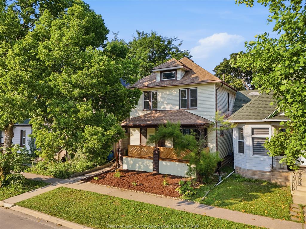 MLS# 26019436: 916 LINCOLN Road, Windsor, Canada