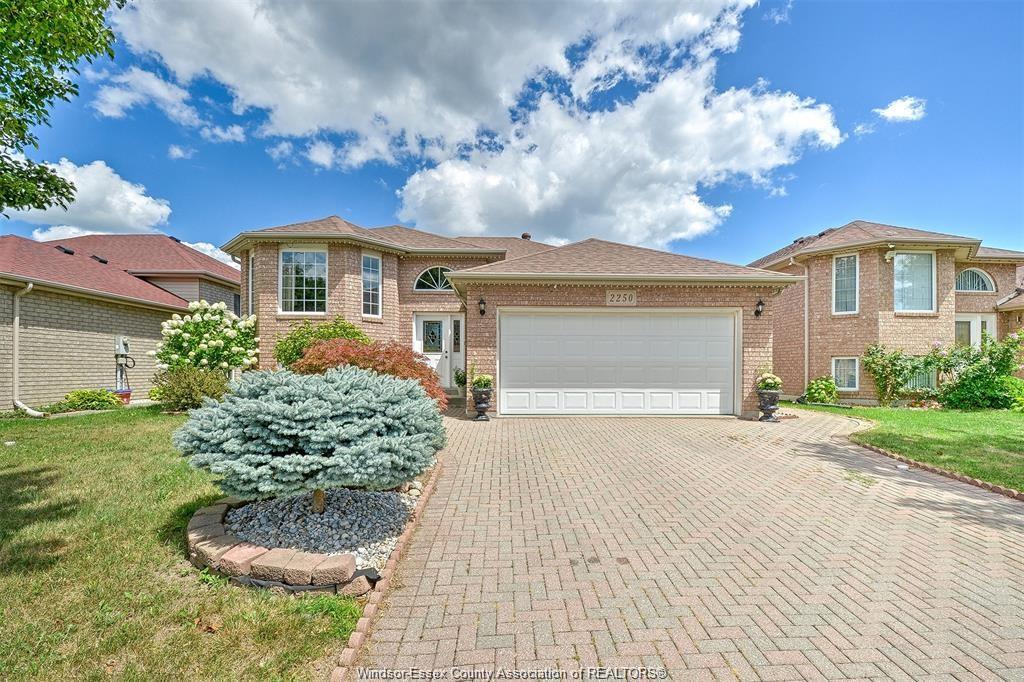 MLS# 26019452: 2250 EVERTS Avenue, Windsor, Canada