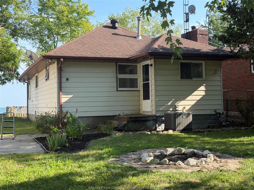 MLS# 26019500: 1437 HERITAGE Road, Kingsville, Canada