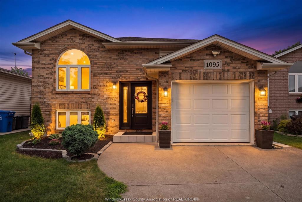 MLS# 26019585: 1095 LAKEVIEW, Windsor, Canada