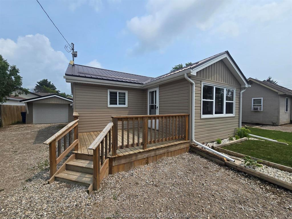 MLS# 26019659: 21031 QUEEN Street, Charing Cross, Canada