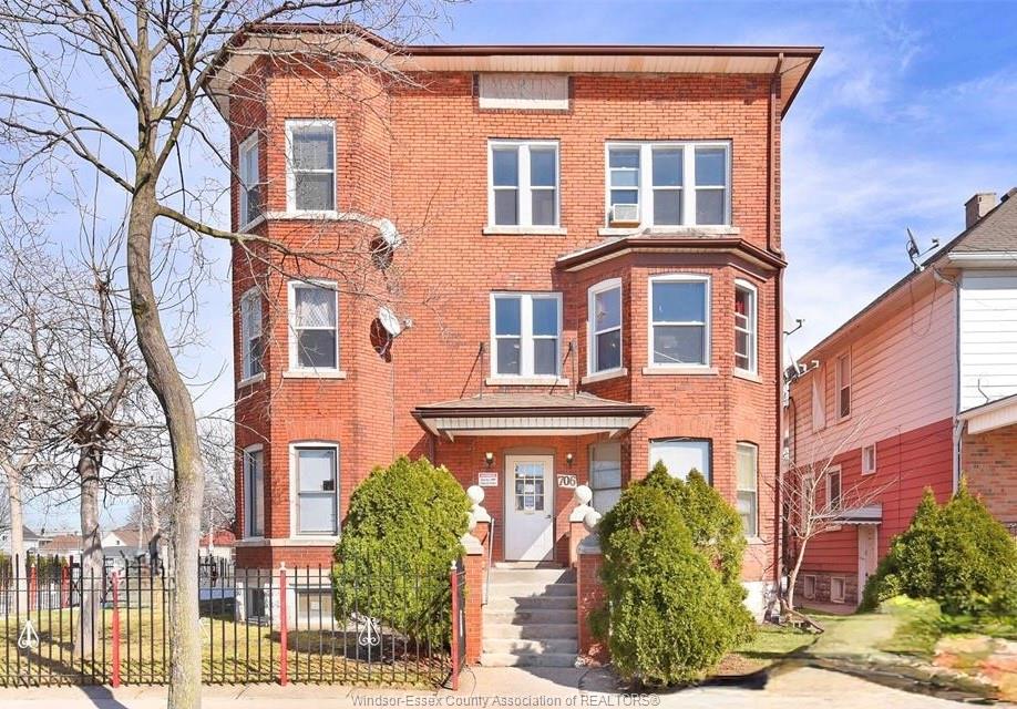 MLS# 26019681: 706 MARENTETTE Avenue Unit# 6, Windsor, Canada