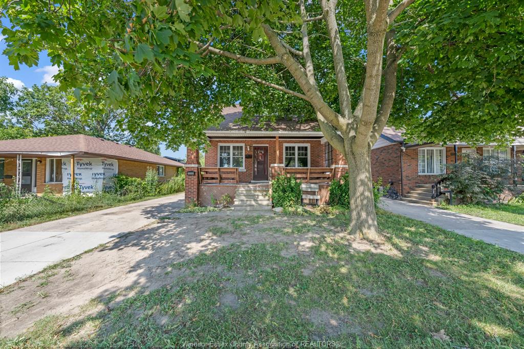 MLS# 26019767: 1356 PILLETTE, Windsor, Canada