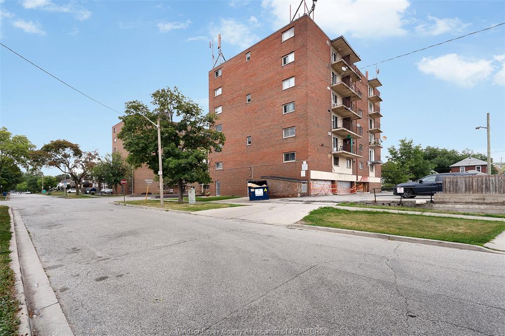 MLS# 26019703: 1989 WYANDOTTE Street Unit# 101, Windsor, Canada