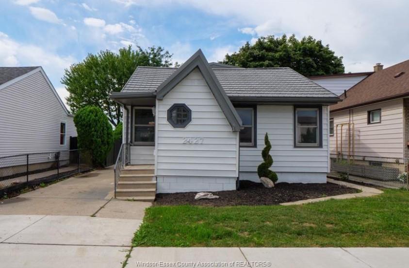 MLS# 26019856: 2427 MERCER, Windsor, Canada
