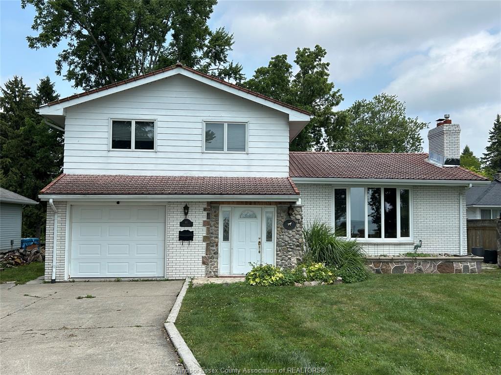 MLS# 26019875: 90 HARBOURVIEW, Kingsville, Canada