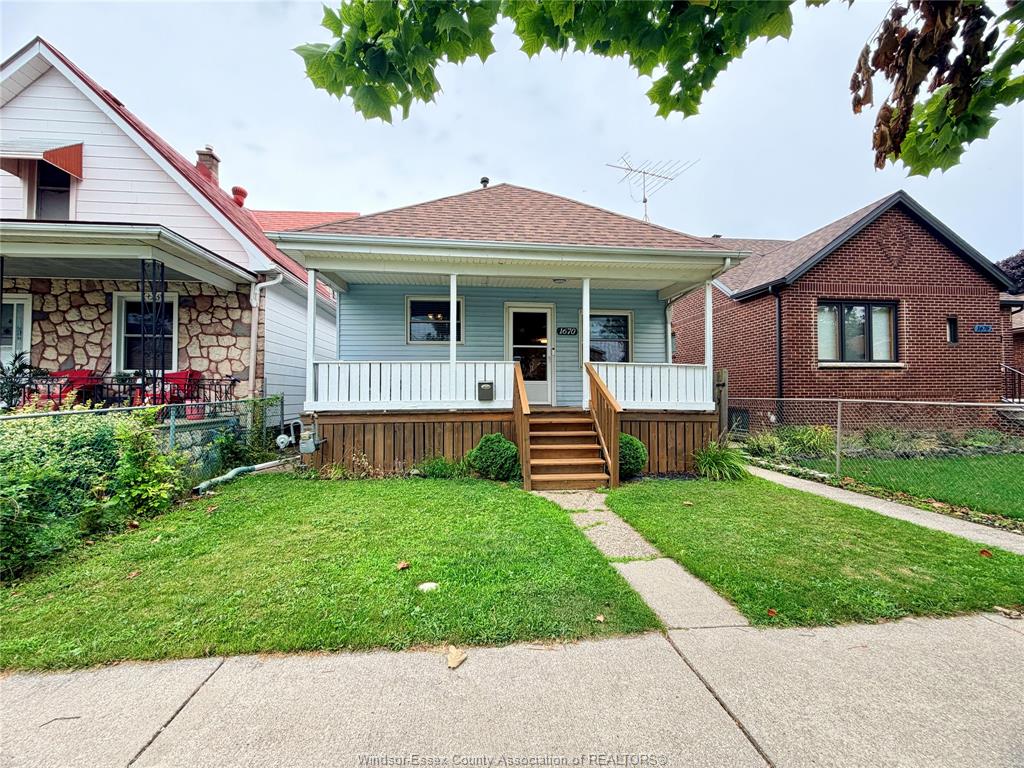 MLS# 26019975: 1670 ALBERT, Windsor, Canada