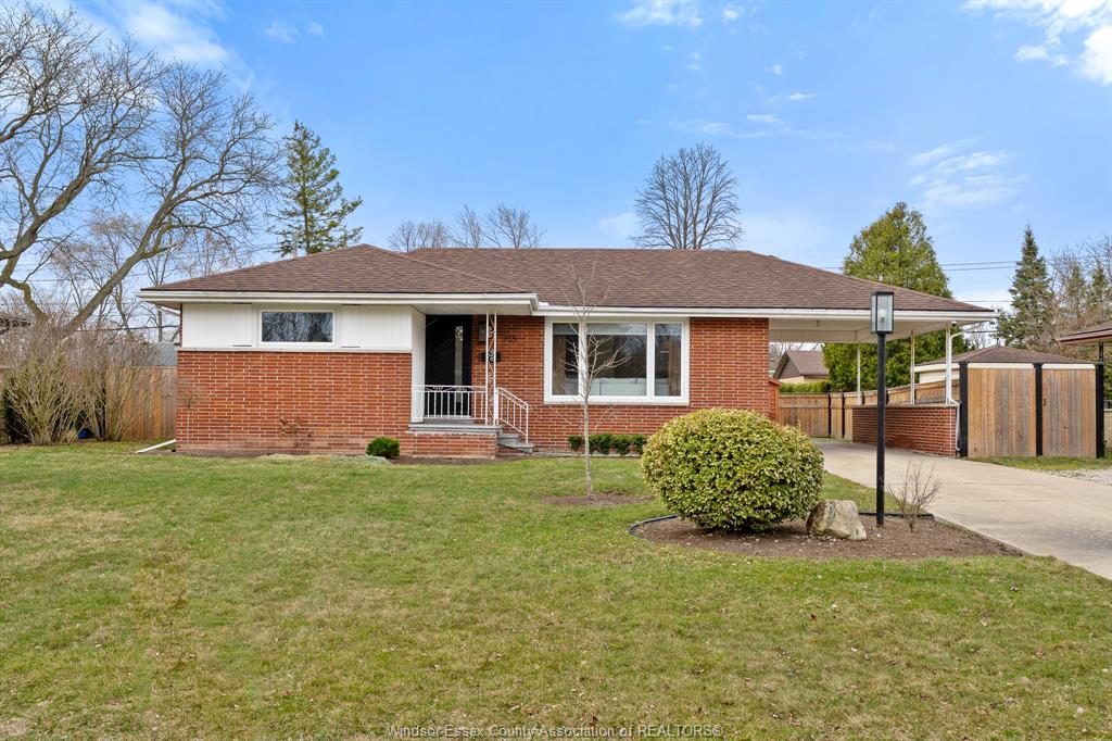 MLS# 26019887: 735 Lounsborough, Windsor, Canada