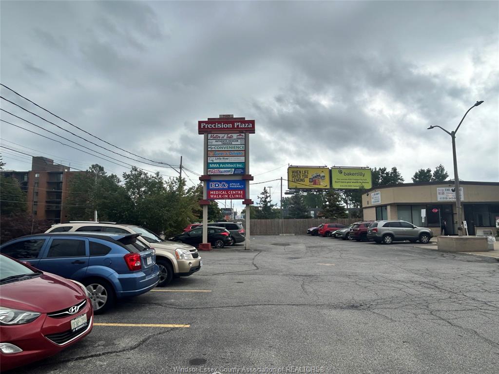 MLS# 26020001: 1181 Lauzon Road, Windsor, Canada