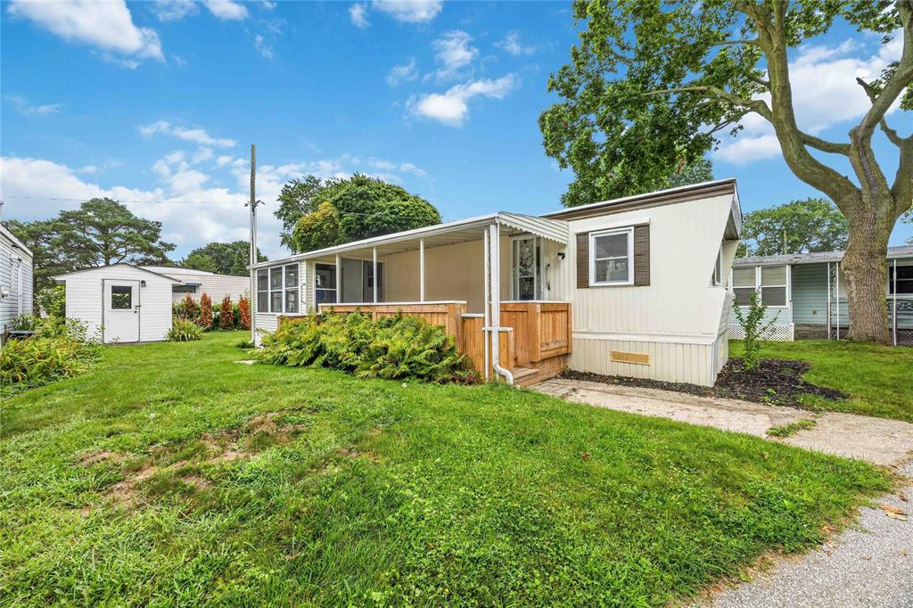 MLS# 26019478: 1940 London Line Unit# 11, Sarnia, Canada