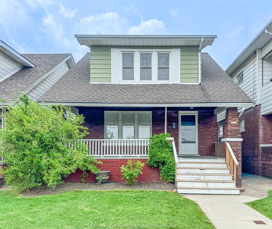 MLS# 26020042: 1111 ELSMERE, Windsor, Canada