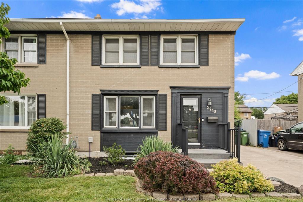 MLS# 26020160: 2258 TECUMSEH Road, Windsor, Canada
