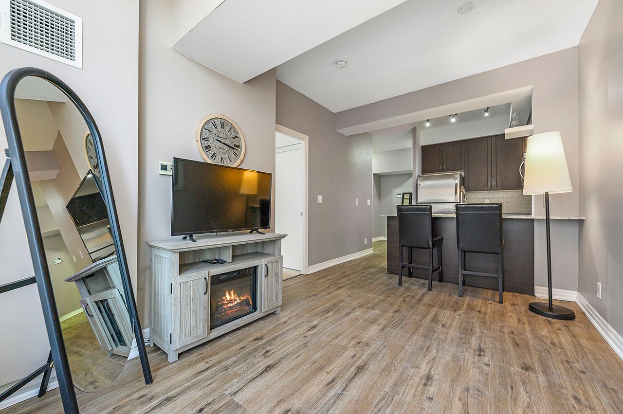 1940 Ironstone Drive Unit# 307 Burlington Ontario L7L 0E4