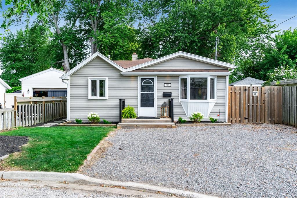 MLS# 26020443: 316 Erieview Drive, Kingsville, Canada