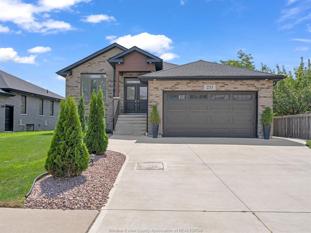 MLS# 26020462: 233 Sandybrook Way, Kingsville, Canada