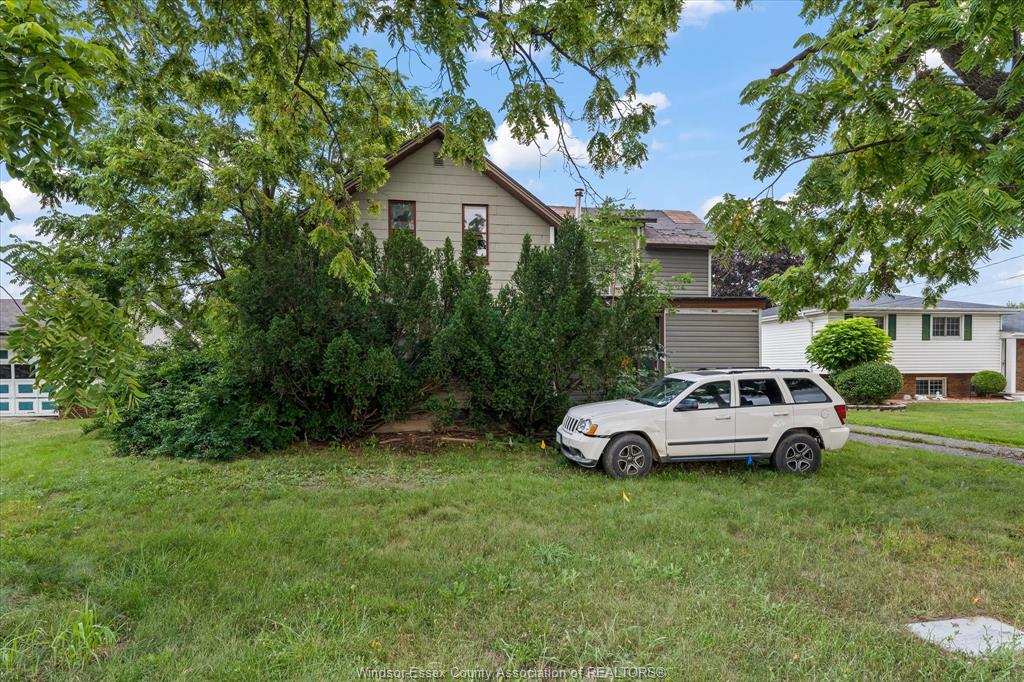 MLS# 26020473: 12122 INTERSECTION Road, Tecumseh, Canada