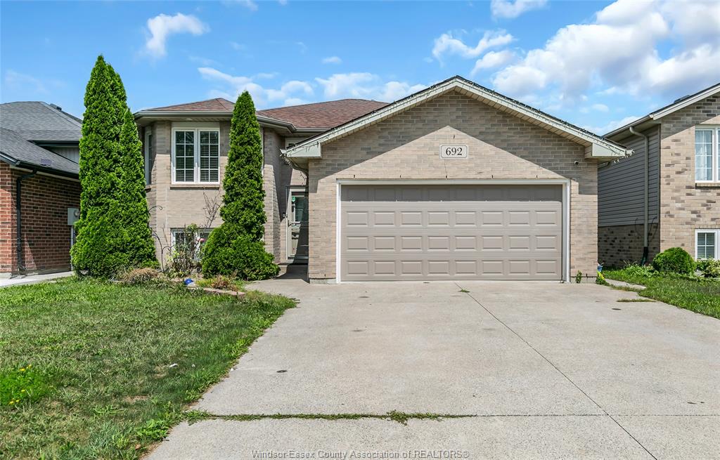 MLS# 26020480: 692 DYNASTY, Windsor, Canada