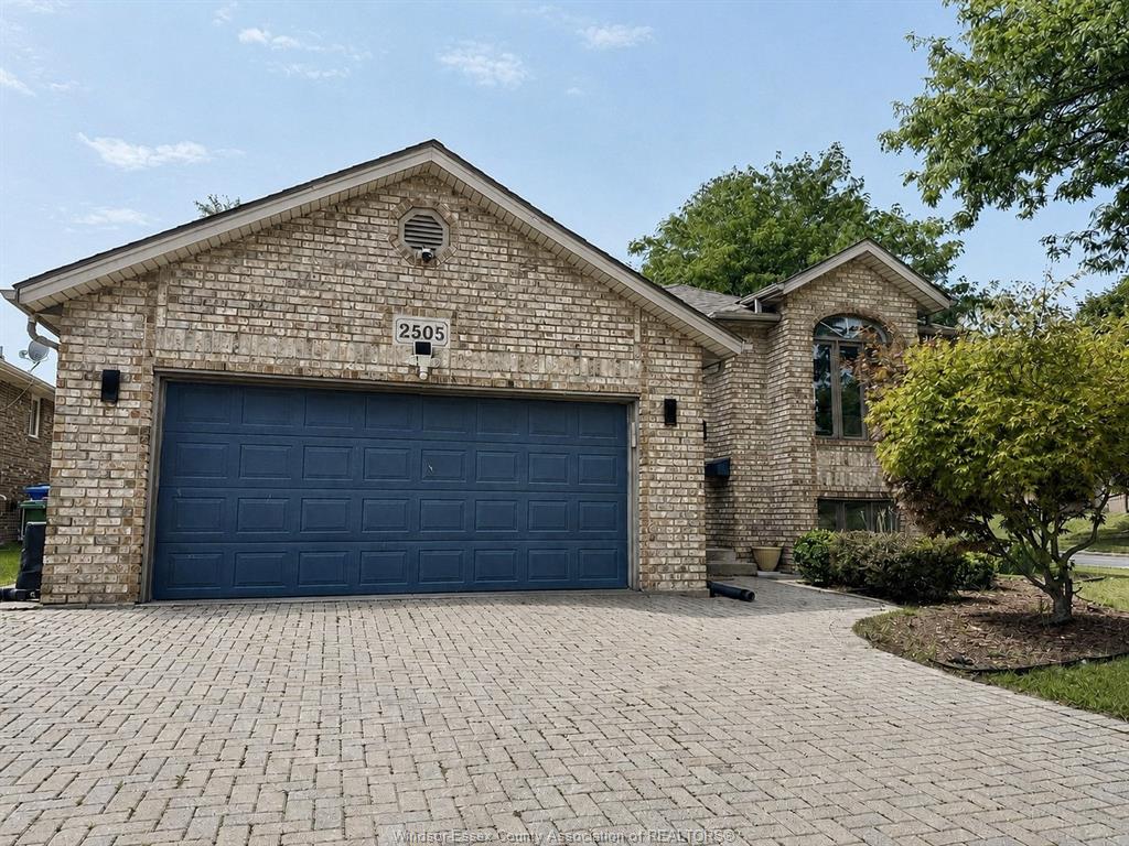 MLS# 26020491: 2505 ST CLAIR Avenue, Windsor, Canada