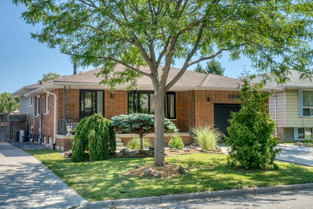 MLS# 26020677: 2954 RUSHTON, Windsor, Canada