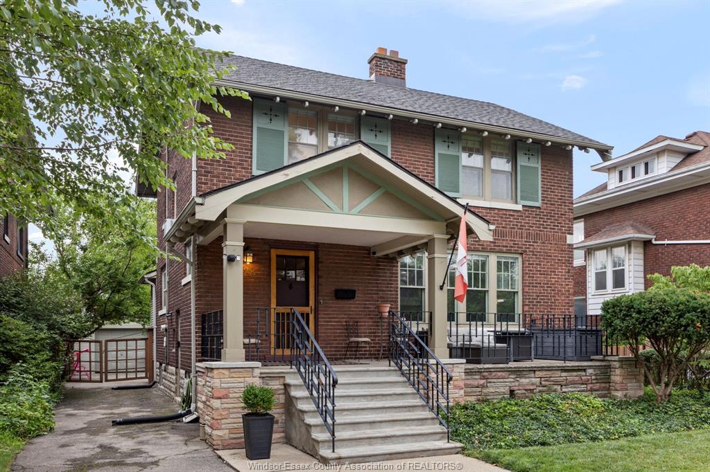 MLS# 26020661: 1528 VICTORIA Avenue, Windsor, Canada