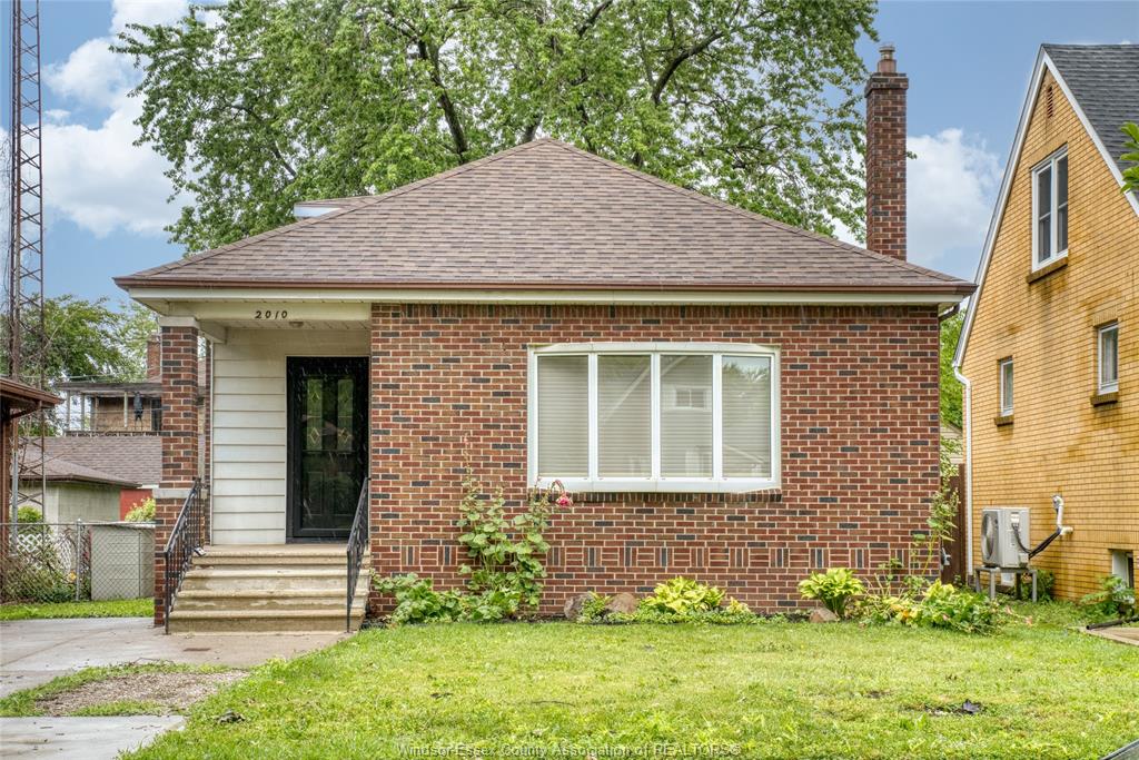 MLS# 26020698: 2010 OLIVE, Windsor, Canada