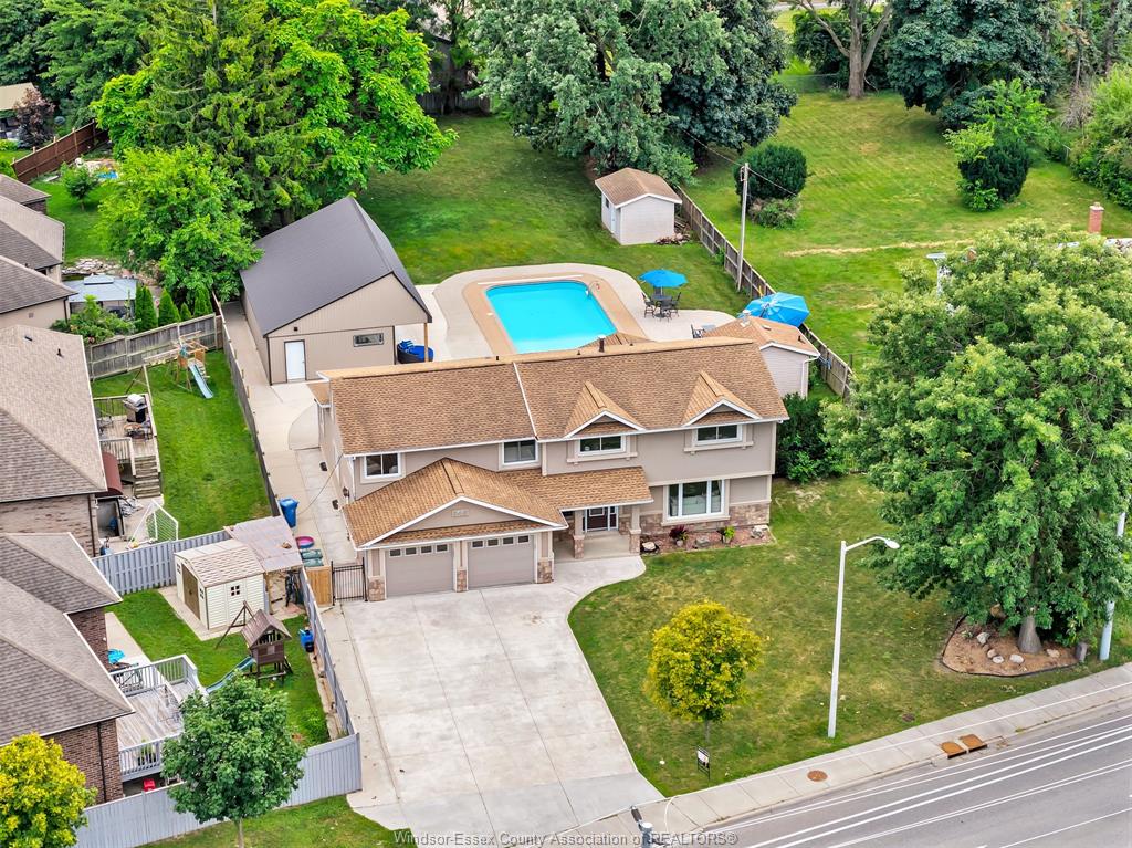 MLS# 26020701: 845 CABANA Road, Windsor, Canada