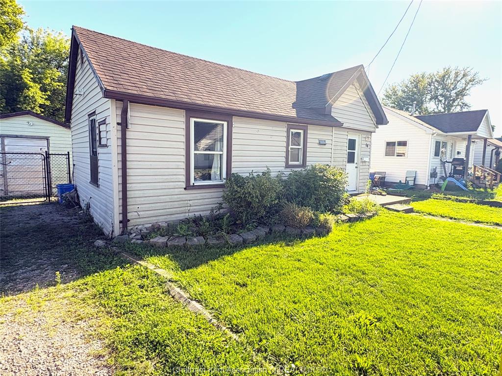 MLS# 26020426: 16 WILLS Street, Wallaceburg, Canada
