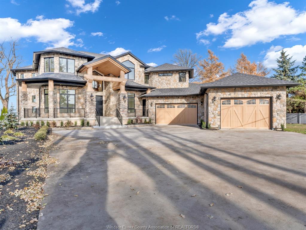MLS# 26020752: 720 OLD TECUMSEH Road, Lakeshore, Canada
