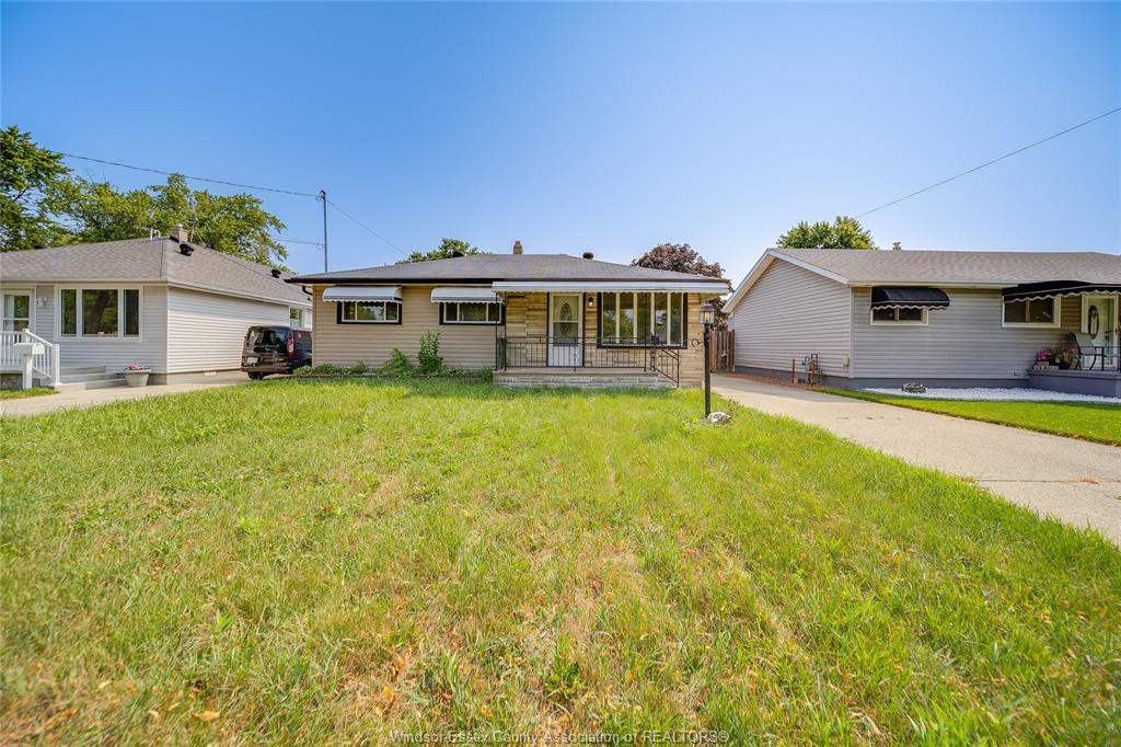 MLS# 26020747: 1650 GLENDALE, Windsor, Canada