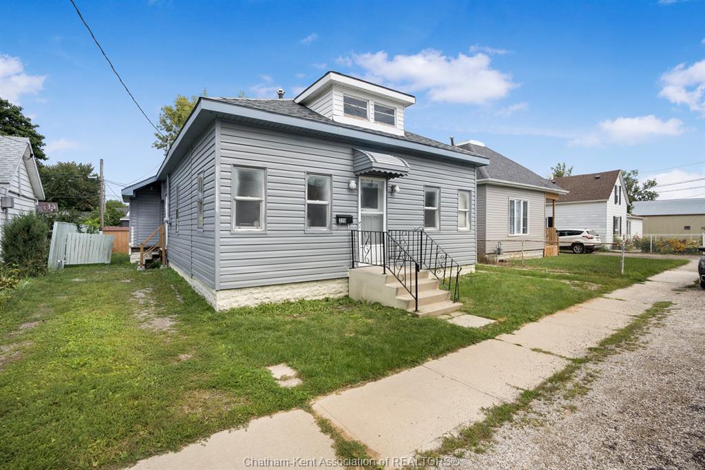 MLS# 26020621: 320 Lafontaine Street, Wallaceburg, Canada