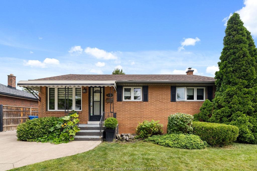 MLS# 26020756: 426 BERTHA, Windsor, Canada
