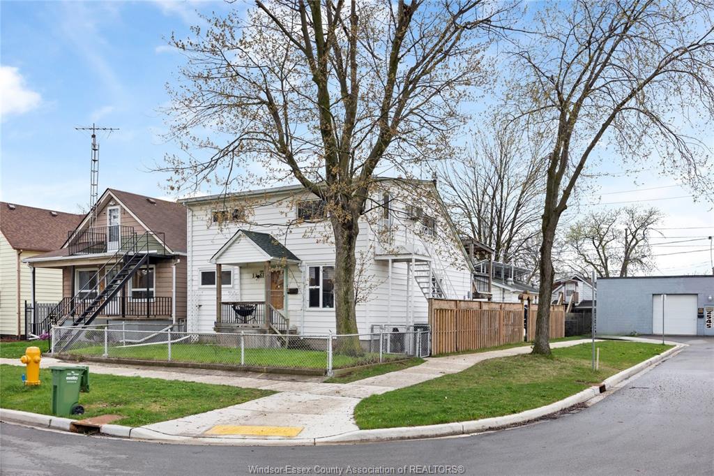 MLS# 26020568: 1361 ALBERT, Windsor, Canada