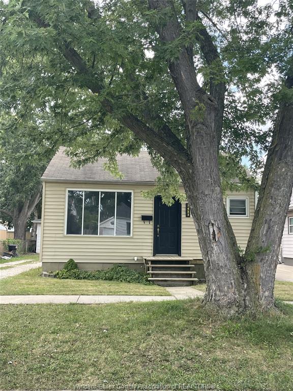 MLS# 26020993: 1423 AUBIN Road, Windsor, Canada