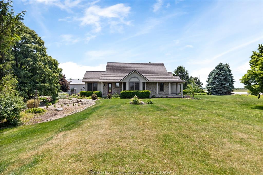 MLS# 26021035: 1936 LAKESHORE ROAD 123, Woodslee, Canada