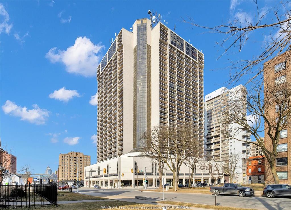 MLS# 26021315: 150 PARK  Unit# 816, Windsor, Canada