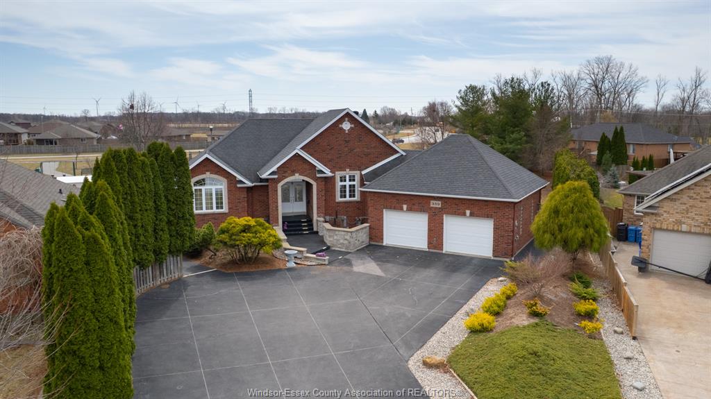 MLS# 26021326: 389 PINEHURST Drive, Lakeshore, Canada