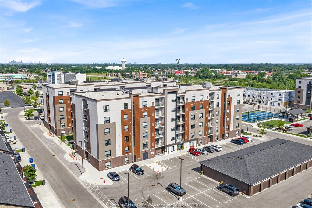 MLS# 26021332: 728 BROWNSTONE Drive Unit# 602, Lakeshore, Canada