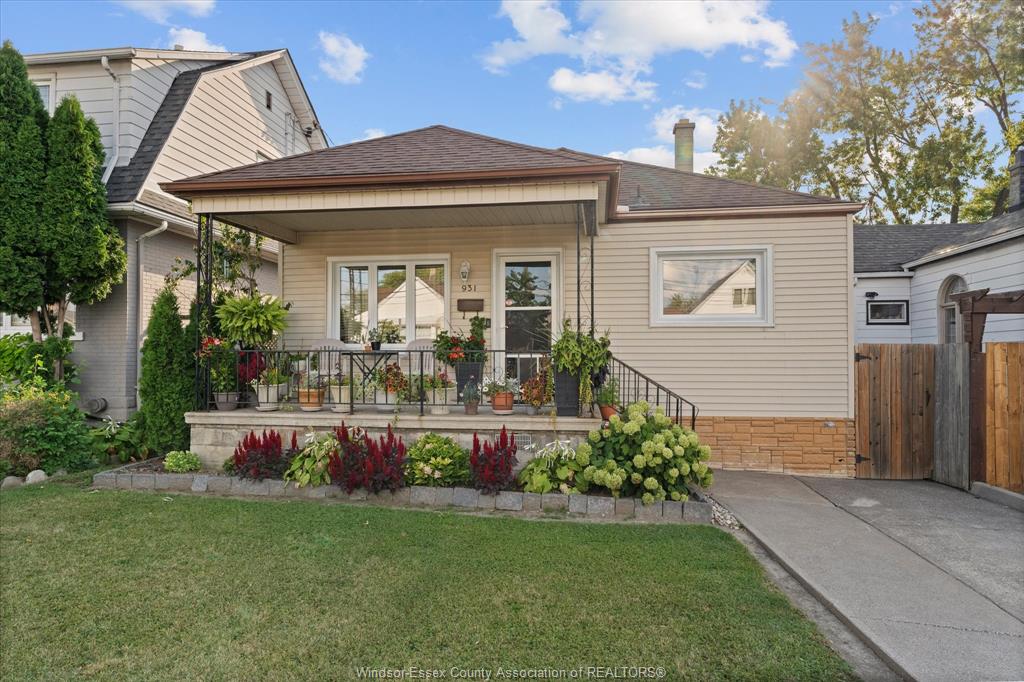 MLS# 26021335: 931 LILLIAN Avenue, Windsor, Canada
